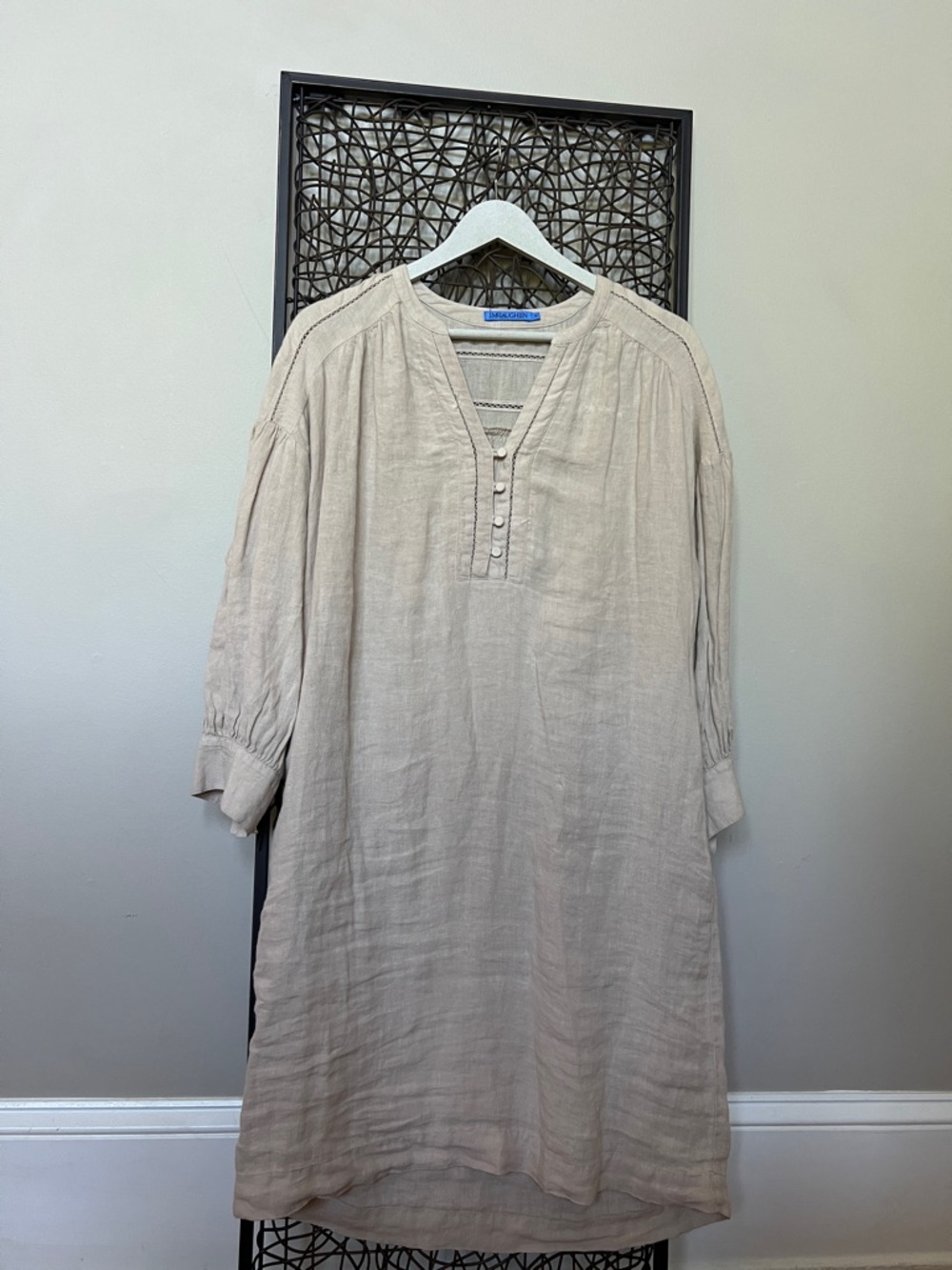 J.McLaughlin Nylee 100% Linen Shift Dress
Tan Neutral 3/4 Sleeve Women's M